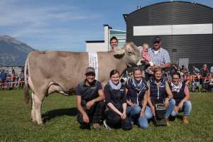 miss ob elvis ewyn schrackmann thomas