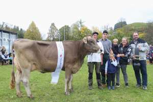 schoeneuter jung rohrhuislis brice angelina von christian lussi stans ch.1772.9364.6